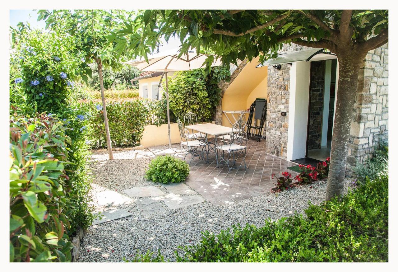 Casa Vacanze Nel Giardino Di Renzo Империа Екстериор снимка