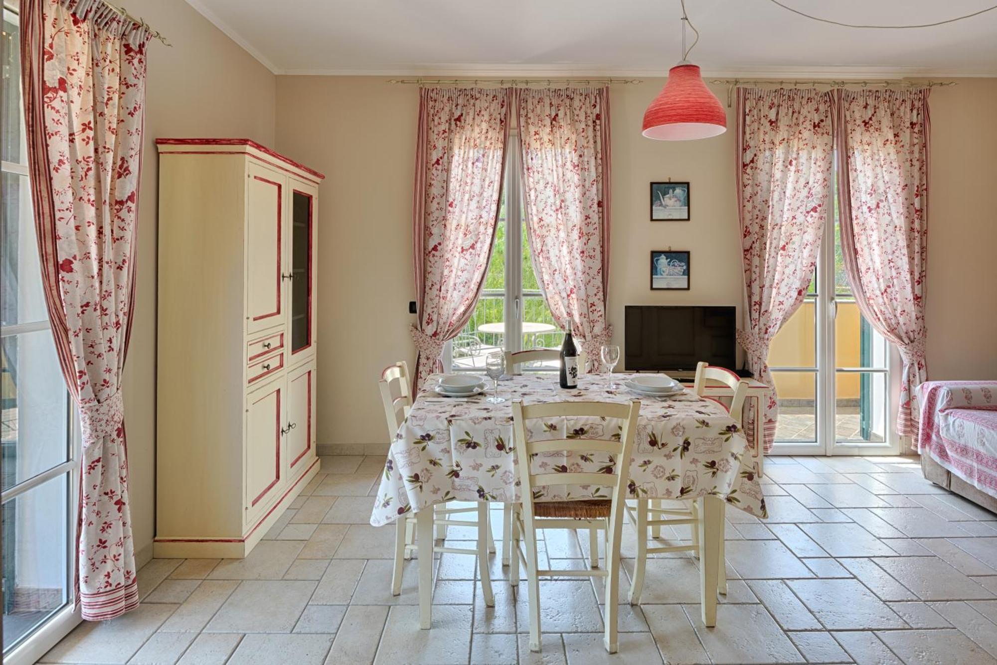 Casa Vacanze Nel Giardino Di Renzo Империа Екстериор снимка