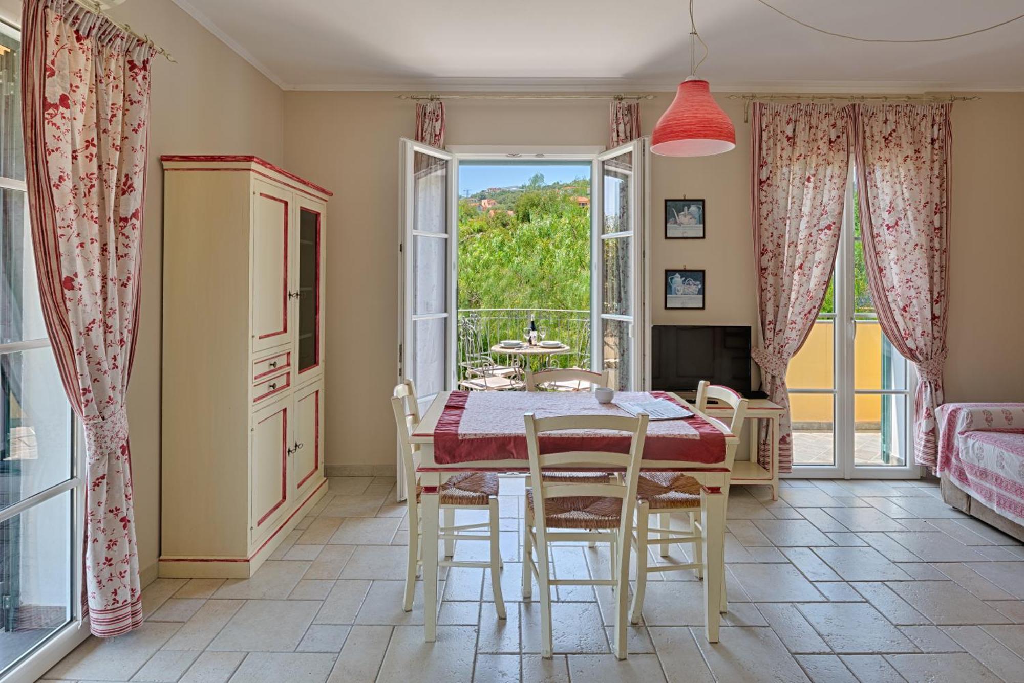 Casa Vacanze Nel Giardino Di Renzo Империа Екстериор снимка