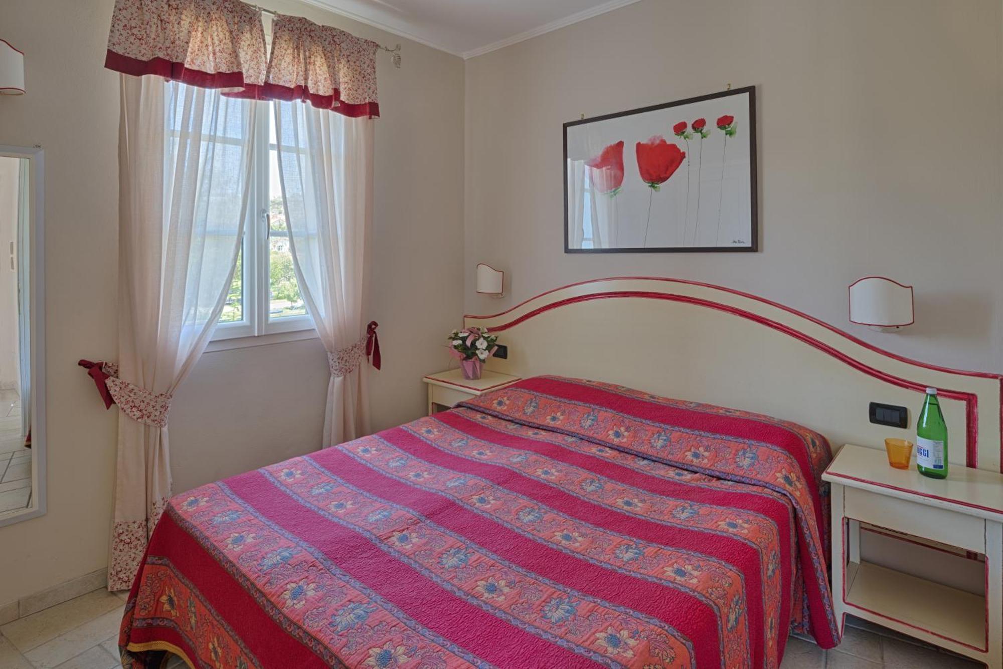 Casa Vacanze Nel Giardino Di Renzo Империа Екстериор снимка