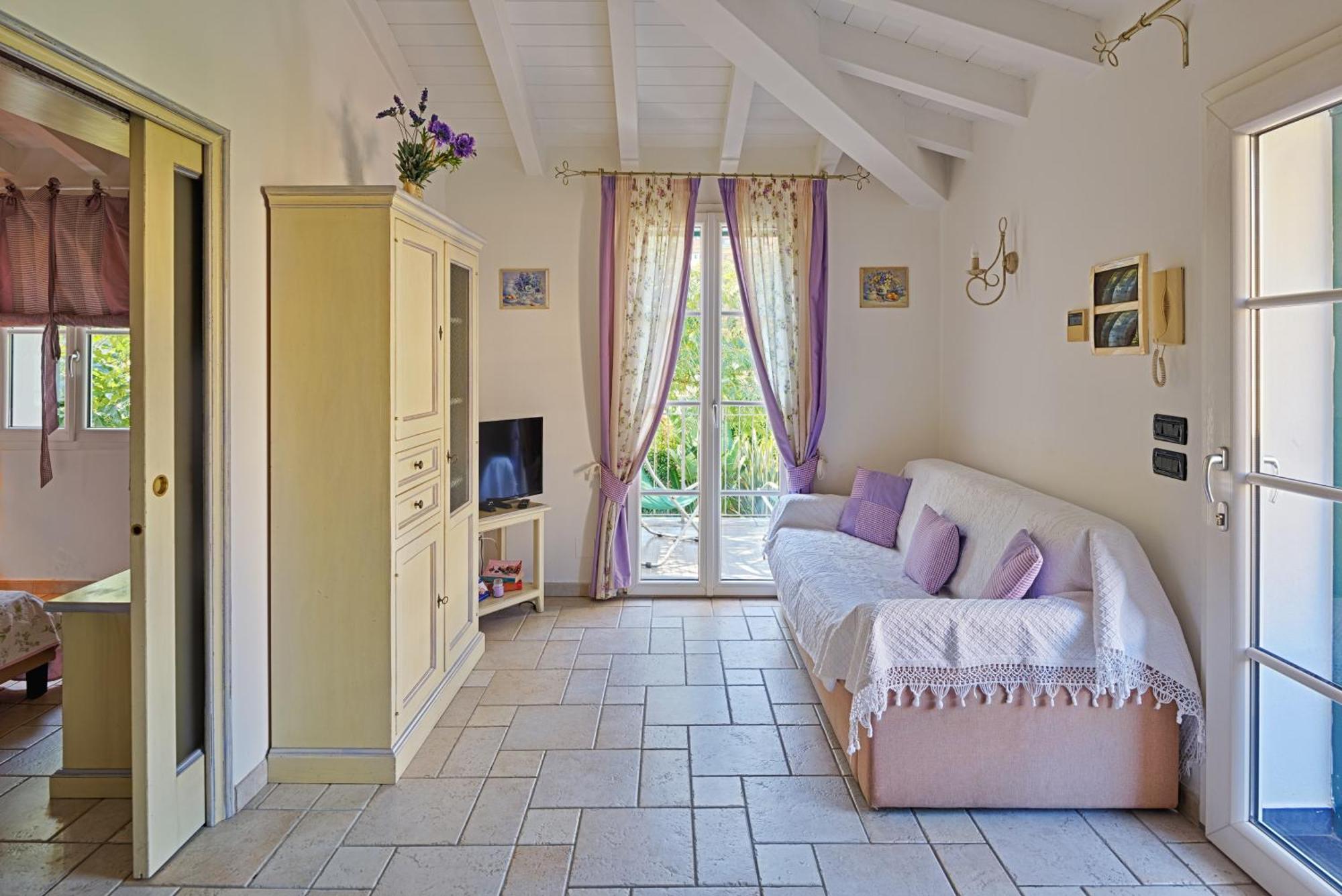 Casa Vacanze Nel Giardino Di Renzo Империа Екстериор снимка