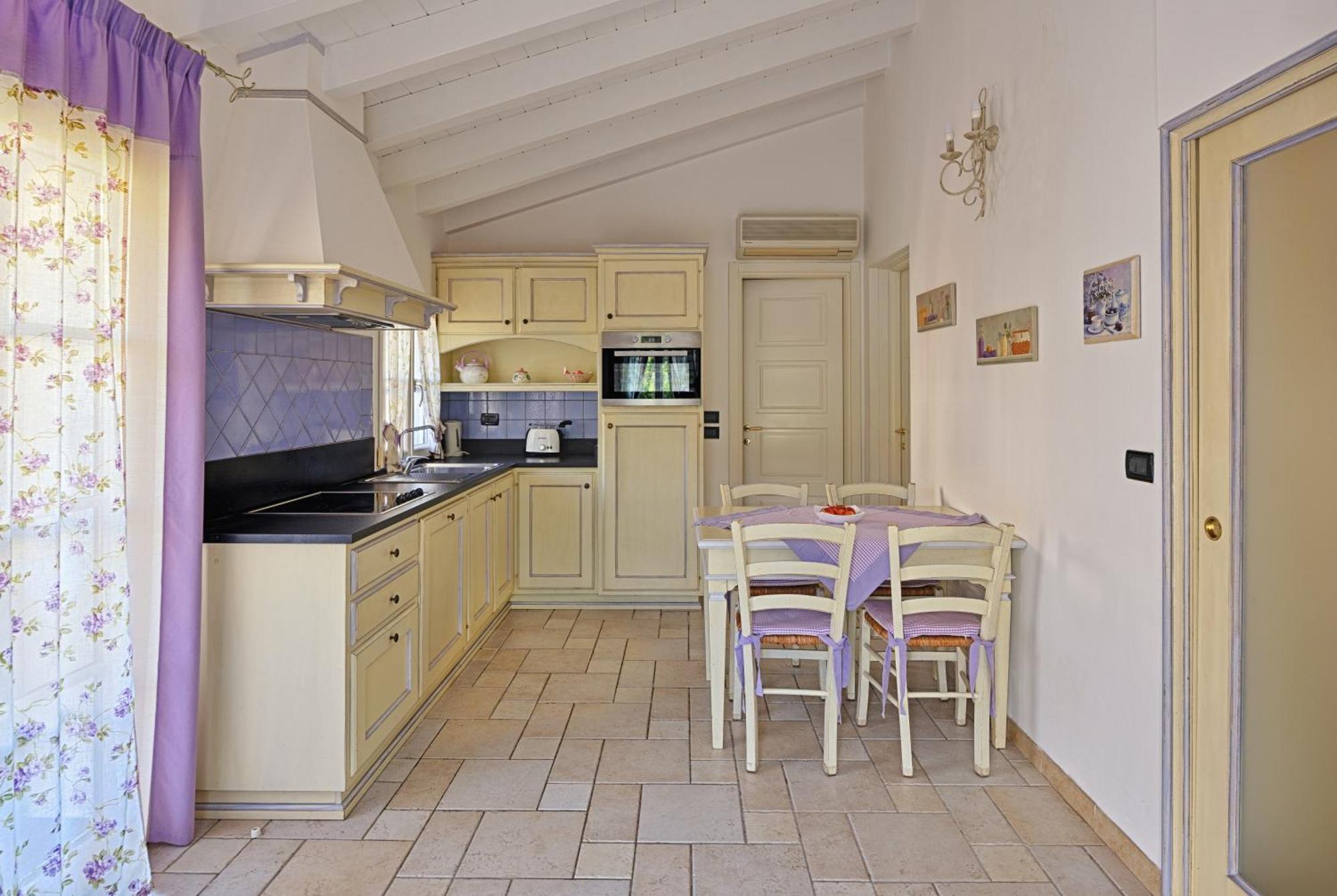 Casa Vacanze Nel Giardino Di Renzo Империа Екстериор снимка