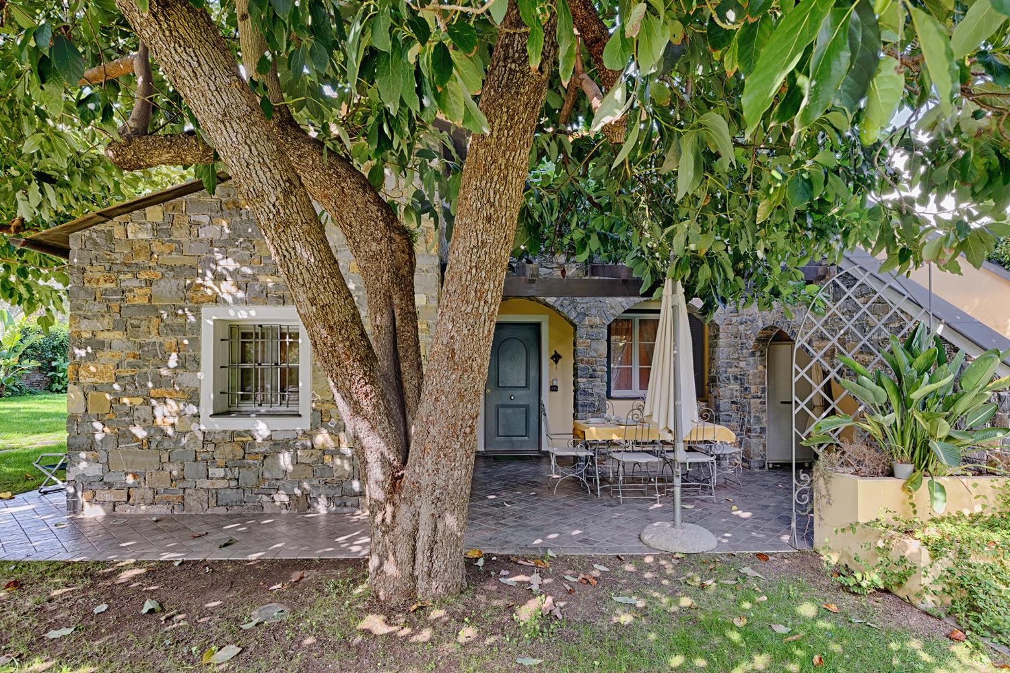 Casa Vacanze Nel Giardino Di Renzo Империа Екстериор снимка