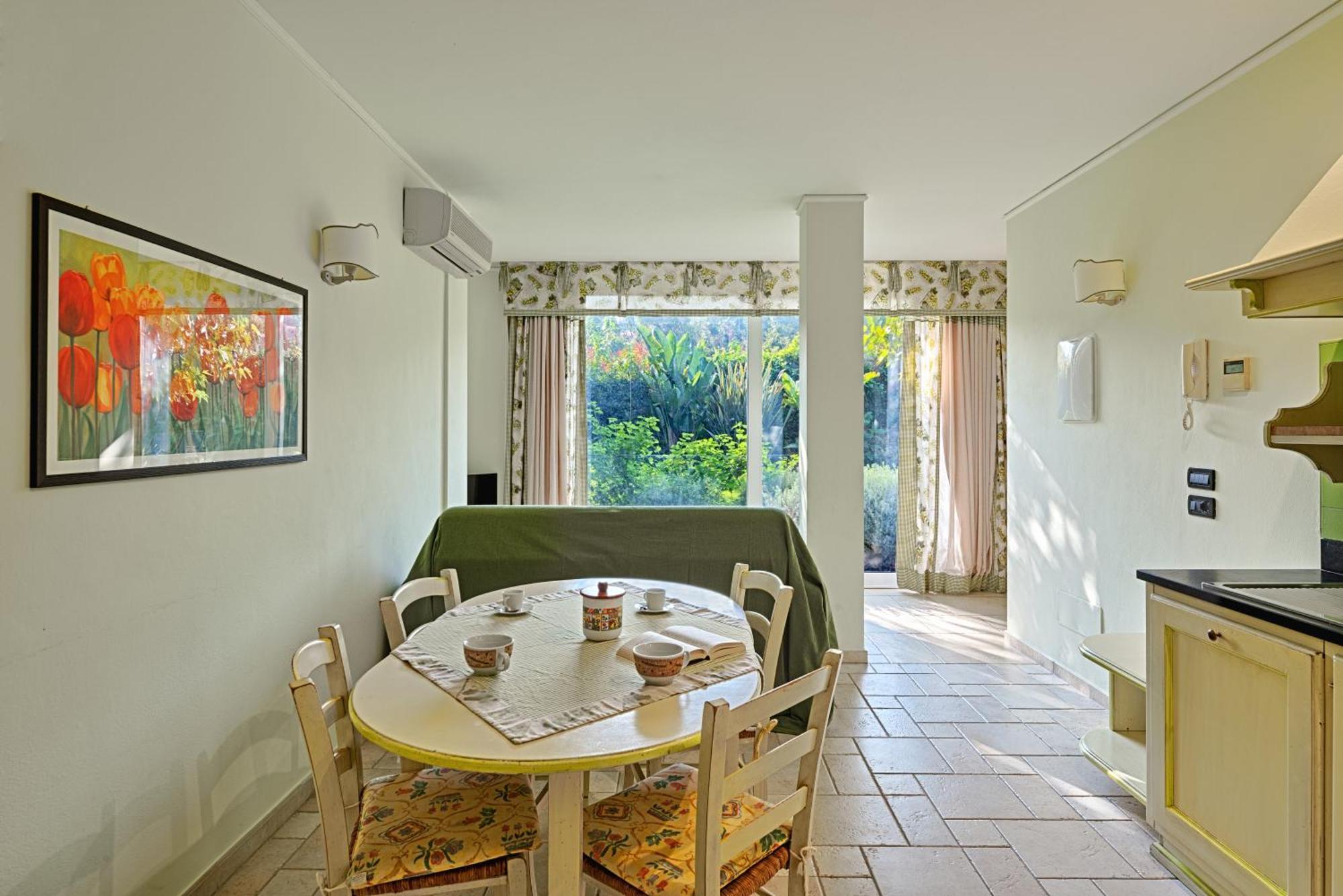 Casa Vacanze Nel Giardino Di Renzo Империа Екстериор снимка